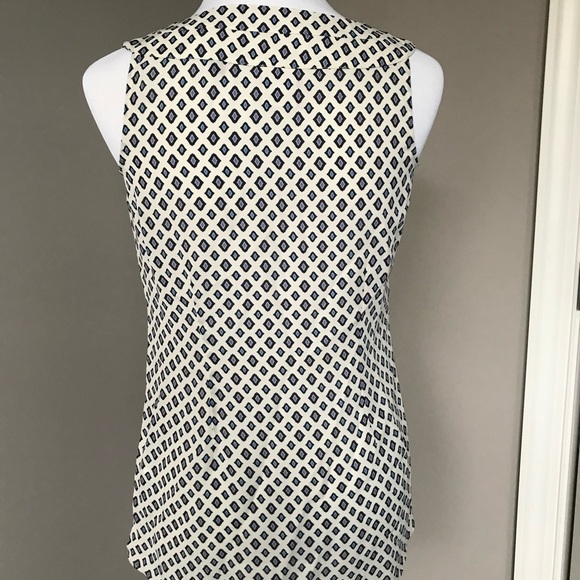 CAbi Tops - Cabi shell/ sleeveless top